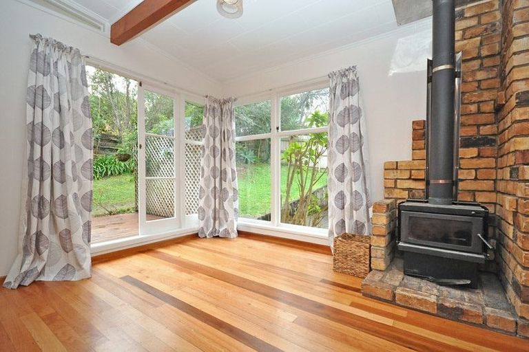 Photo of property in 19 Matama Road, Glen Eden, Auckland, 0602