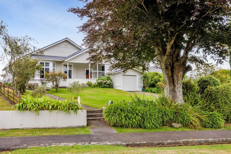 Photo of property in 22 Mills Street, Eltham, 4322