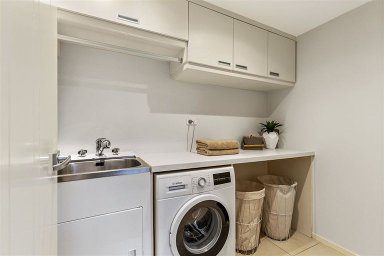 Photo of property in 30 Churchill Road, Murrays Bay, Auckland, 0630