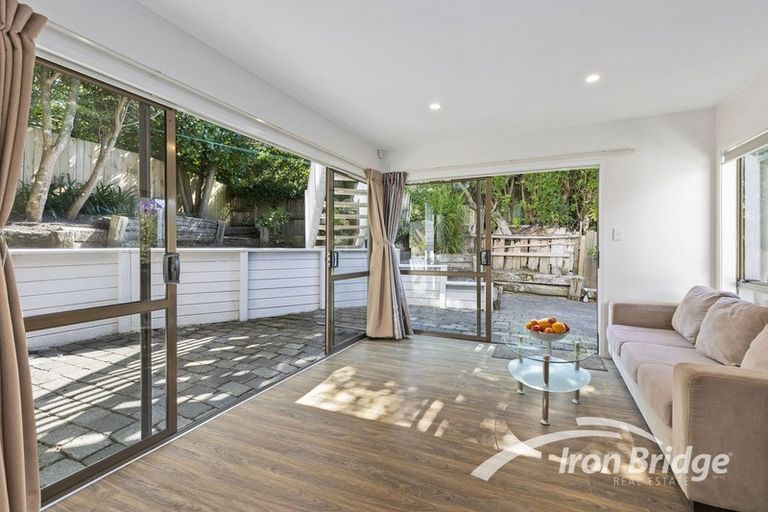 Photo of property in 2/51 Seaton Road, Murrays Bay, Auckland, 0630