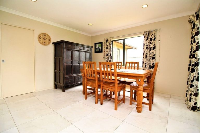 Photo of property in 6 Valleyside Way, Pukekohe, 2120