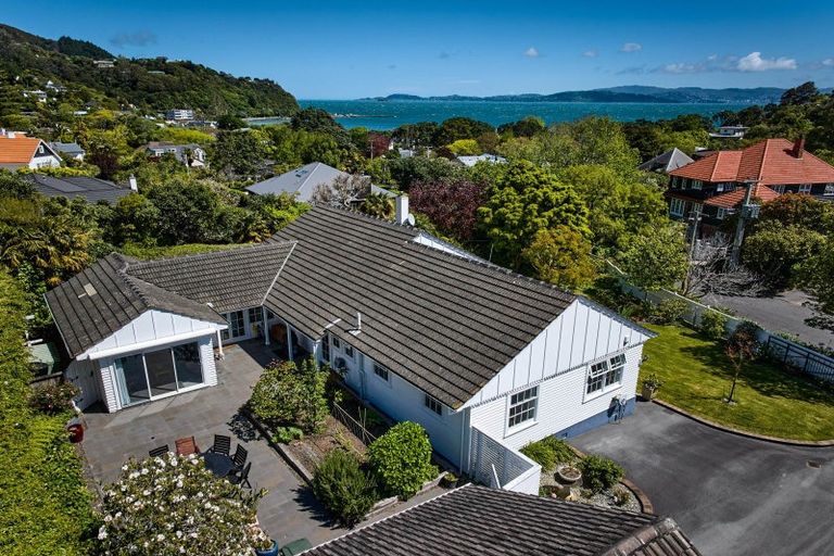 Photo of property in 100 Cheviot Road, Lowry Bay, Lower Hutt, 5013