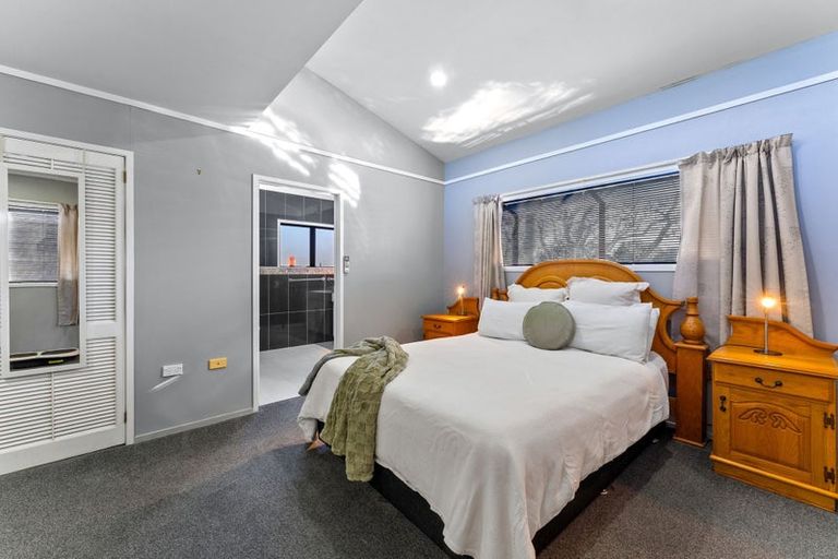 Photo of property in 34 Spinnaker Drive, Te Atatu Peninsula, Auckland, 0610