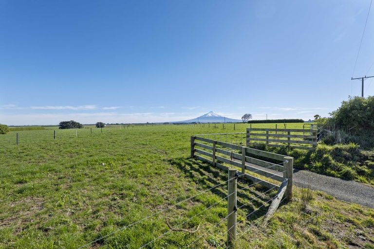 Photo of property in 5778 Mountain Road, Normanby, Hawera, 4673