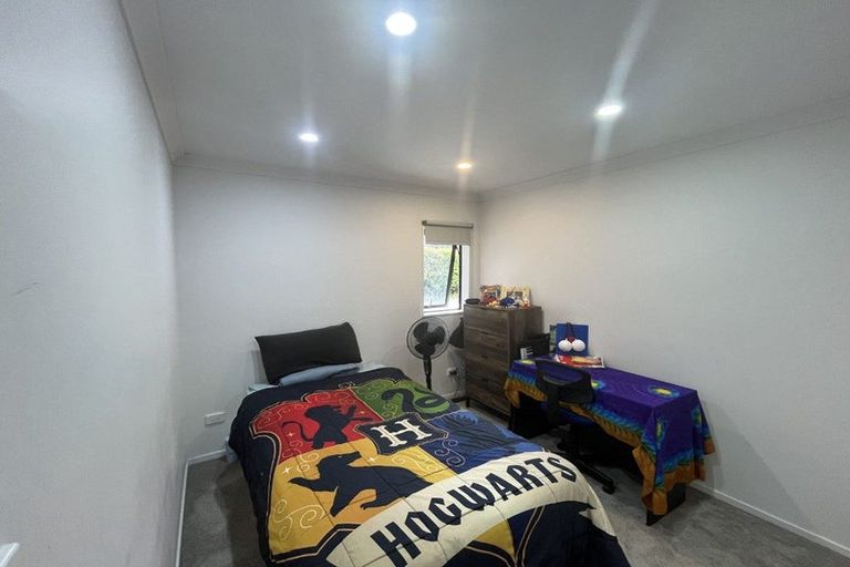 Photo of property in 18a Te Atatu Road, Te Atatu South, Auckland, 0610