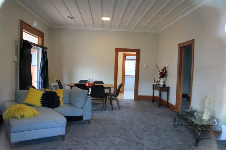 Photo of property in 972 Tremaine Avenue, Roslyn, Palmerston North, 4414