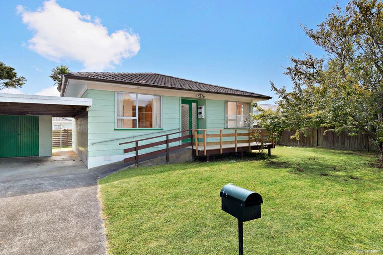 Photo of property in 2/1 Matua Place, Clendon Park, Auckland, 2103