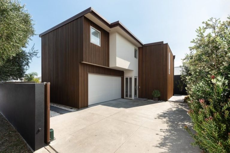 Photo of property in 24a Sunbrae Grove, Mount Maunganui, 3116