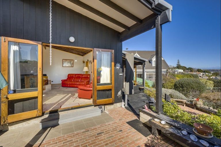 Photo of property in 34 Roslyn Road, Bluff Hill, Napier, 4110