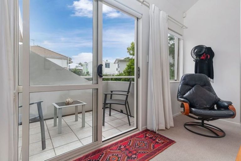 Photo of property in 5/26 Eversleigh Road, Belmont, Auckland, 0622