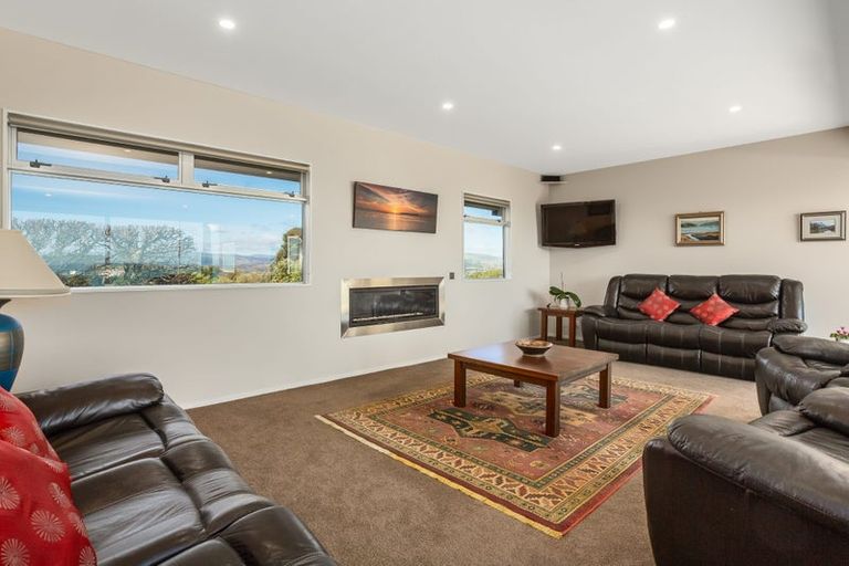 Photo of property in 9 Lily Close, Camborne, Porirua, 5026