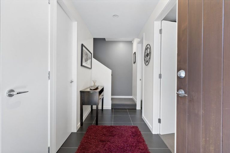 Photo of property in 35a Ngaio Road, Kelburn, Wellington, 6012