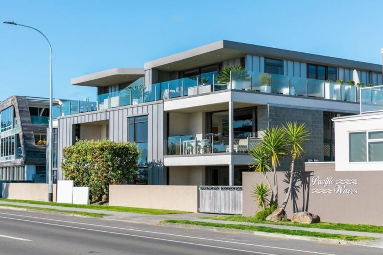Photo of property in Vivaldi Apartments, 9/48 Marine Parade, Mount Maunganui, 3116