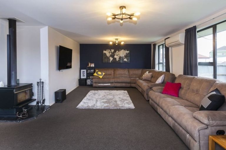 Photo of property in 6 Castile Place, Belfast, Christchurch, 8051