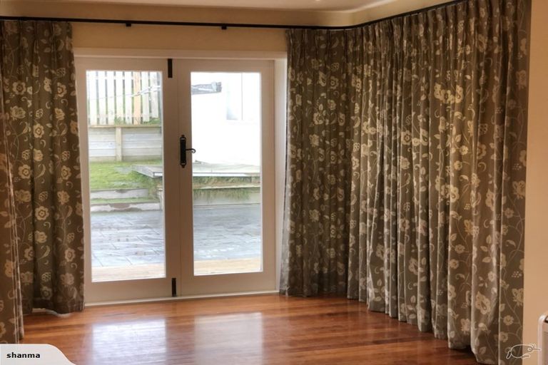 Photo of property in 54 Horokiwi Road West, Newlands, Wellington, 6037