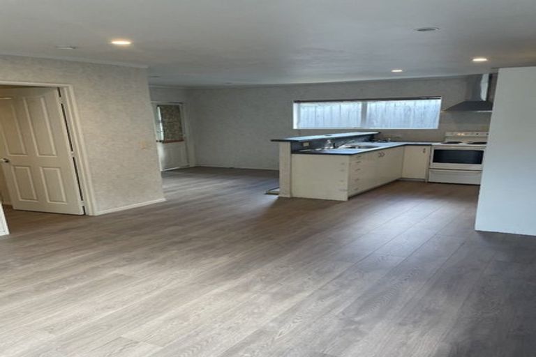 Photo of property in 22 Millstream Drive, Henderson, Auckland, 0610