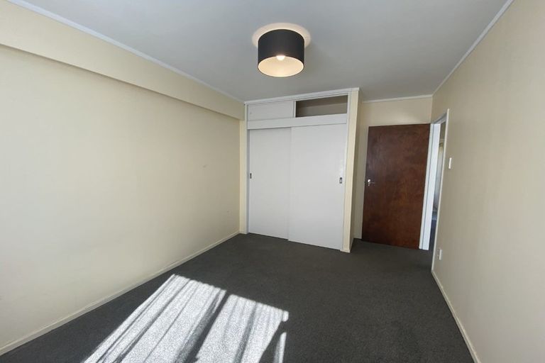 Photo of property in 5 Hawker Street, Mount Victoria, Wellington, 6011