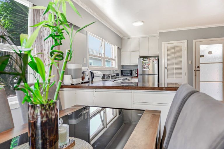 Photo of property in 51 Sandwich Road, St Andrews, Hamilton, 3200