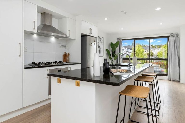 Photo of property in 3/5 Perekia Street, Albany, Auckland, 0632