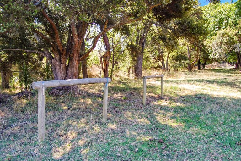 Photo of property in 1470 Oneriri Road, Kaiwaka, 0573