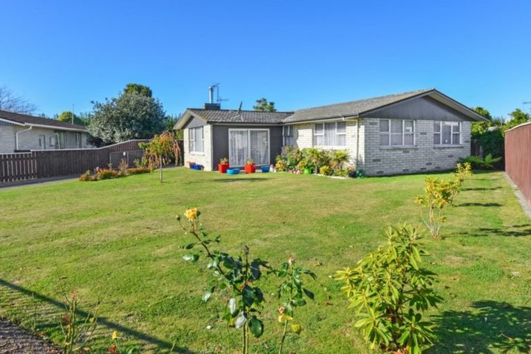 Photo of property in 74 Folkestone Drive, Flaxmere, Hastings, 4120