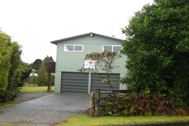 Photo of property in 25 Ana Street, Moana, 7872