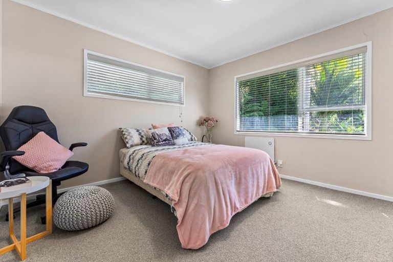 Photo of property in 15 Reynolds Place, Torbay, Auckland, 0630