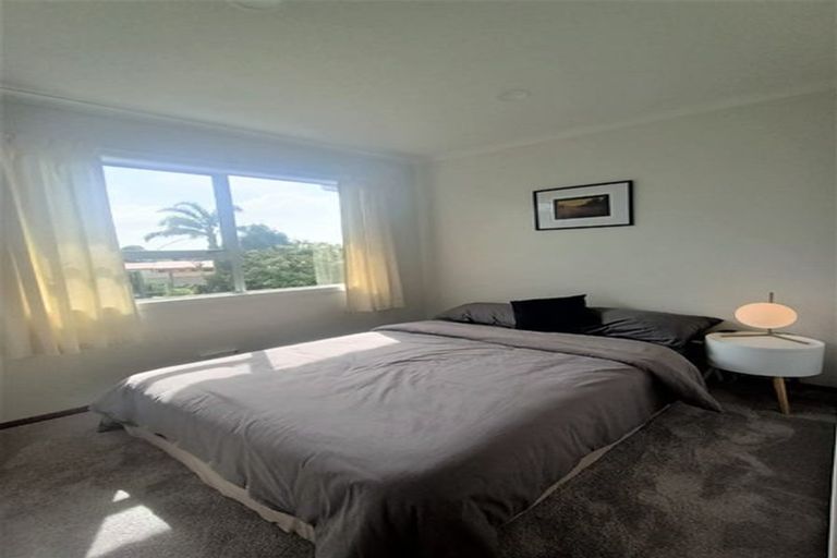 Photo of property in 32 Widmore Drive, Massey, Auckland, 0614