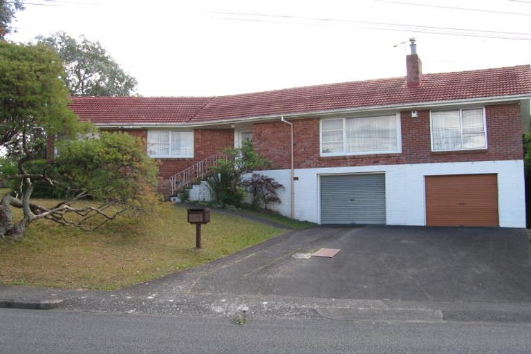 Photo of property in 37 Taupo Street, Green Bay, Auckland, 0604