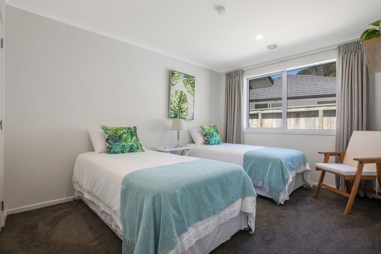 Photo of property in 35 Banks Boulevard, Whitby, Porirua, 5024