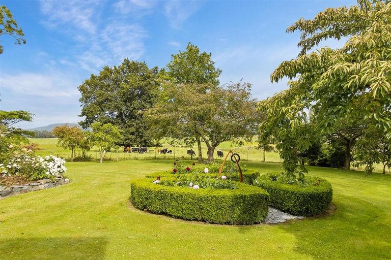 Photo of property in 302 Timaru Road, Waimate, 7978