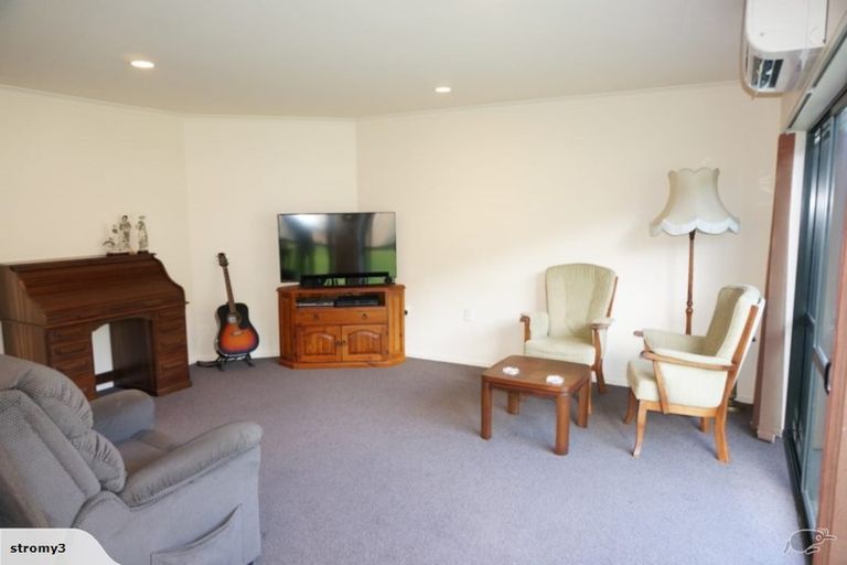 Photo of property in Redwood Village, 39/42 Main Road, Tawa, Wellington, 5028