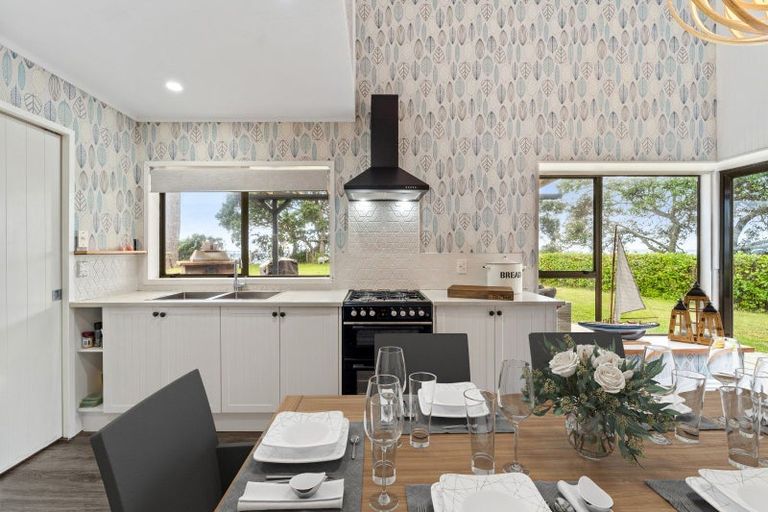 Photo of property in 881a Whangaparaoa Road, Manly, 0930