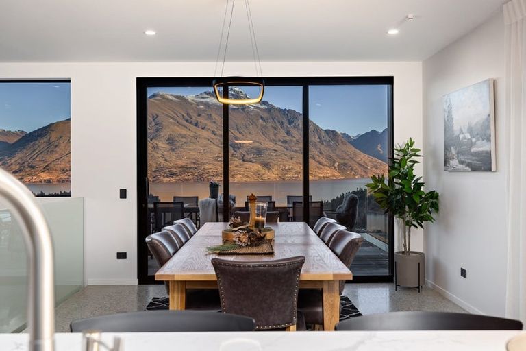 Photo of property in 10 Limerick Lane, Queenstown, 9300