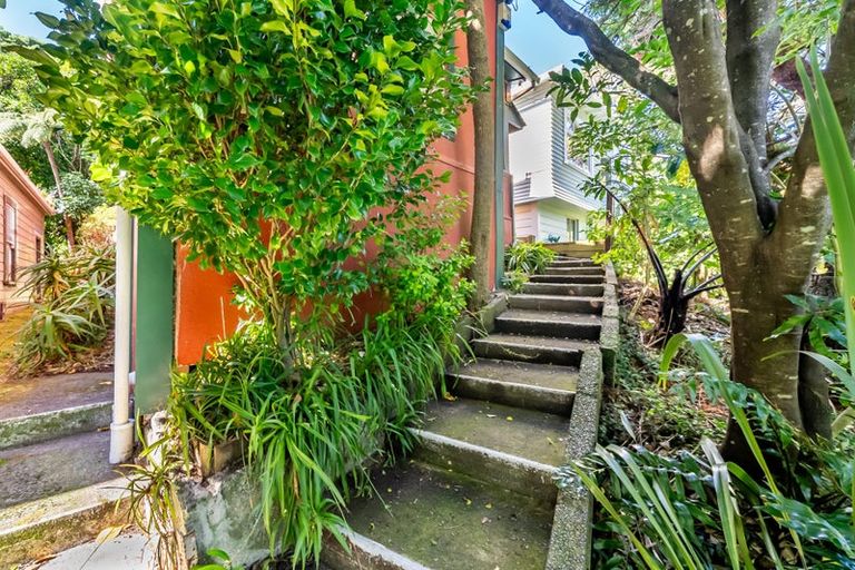 Photo of property in 3 Lincoln Street, Brooklyn, Wellington, 6021