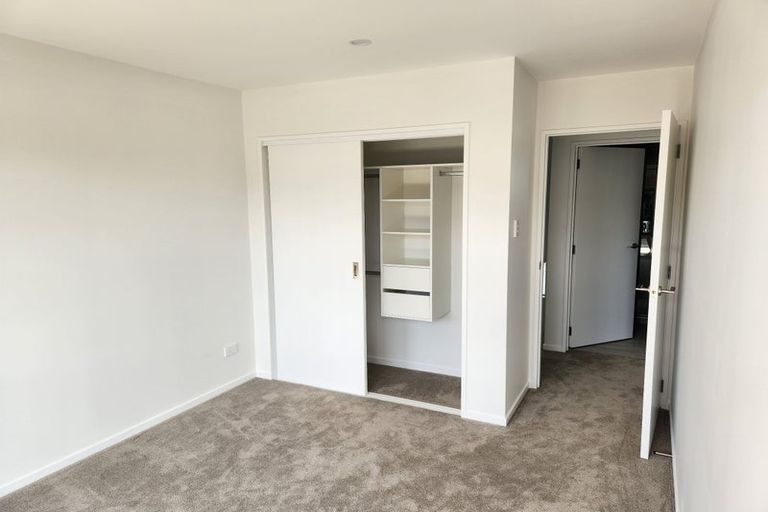 Photo of property in 64c Yeovil Road, Te Atatu Peninsula, Auckland, 0610