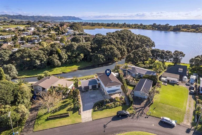 Photo of property in 46 Roretana Drive, Athenree, Katikati, 3177