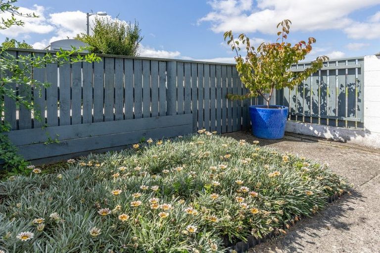 Photo of property in 70 Great South Road, Huntly, 3700