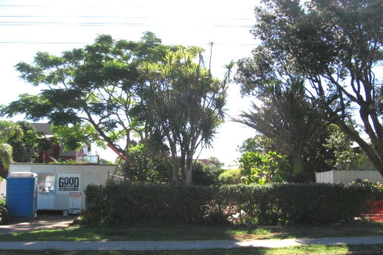 Photo of property in 20 Tiri Road, Milford, Auckland, 0620