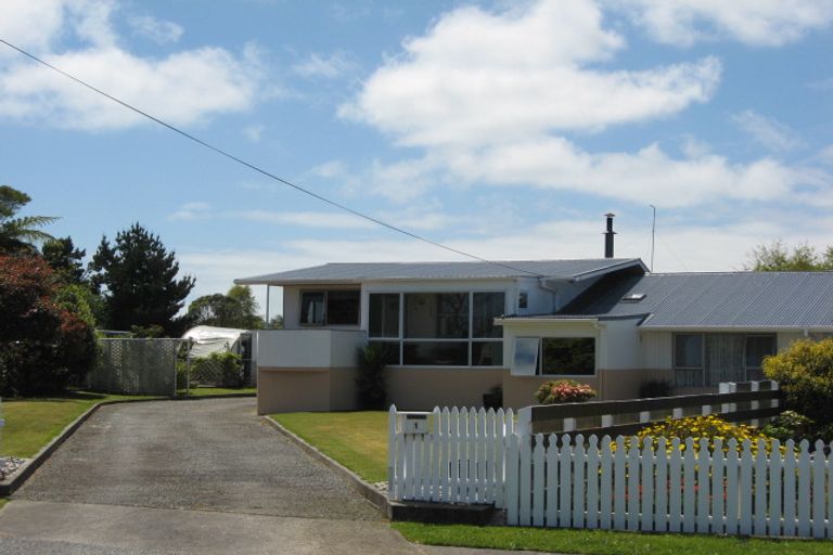 Photo of property in 1 Peel Street, Westport, 7825