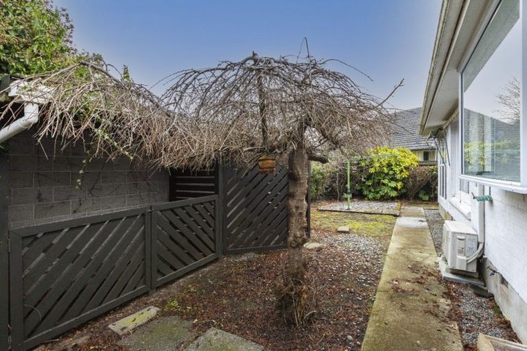 Photo of property in 1/215 Memorial Avenue, Burnside, Christchurch, 8053