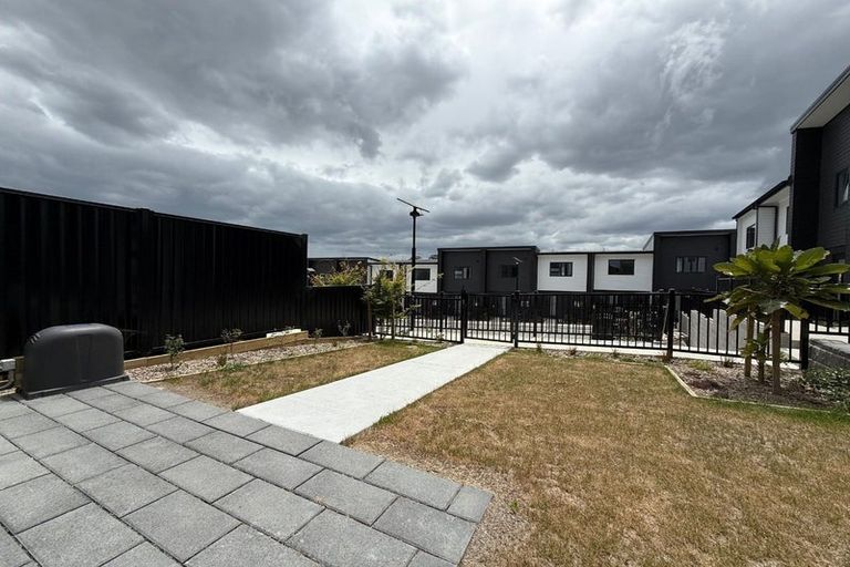 Photo of property in 1/4 Limestone Drive, Hobsonville, 0616