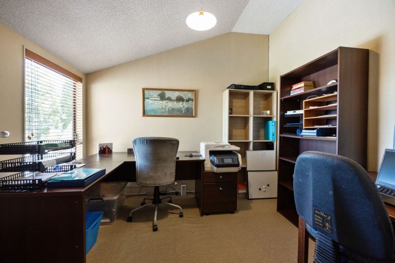 Photo of property in 10 Grassy Downs Place, St Andrews, Hamilton, 3200