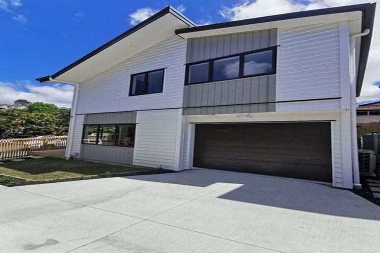 Photo of property in 11a Regency Place, Sunnynook, Auckland, 0632