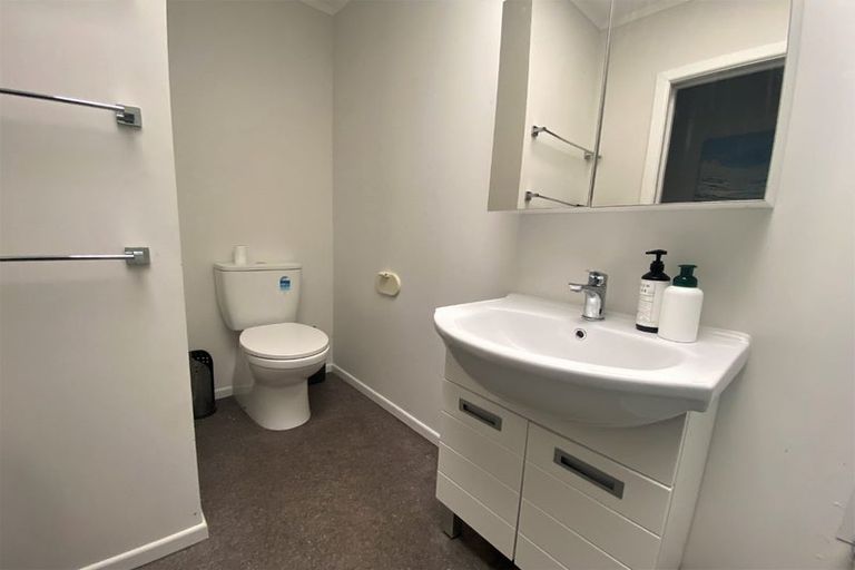 Photo of property in 25 Montana Place, Merrilands, New Plymouth, 4312