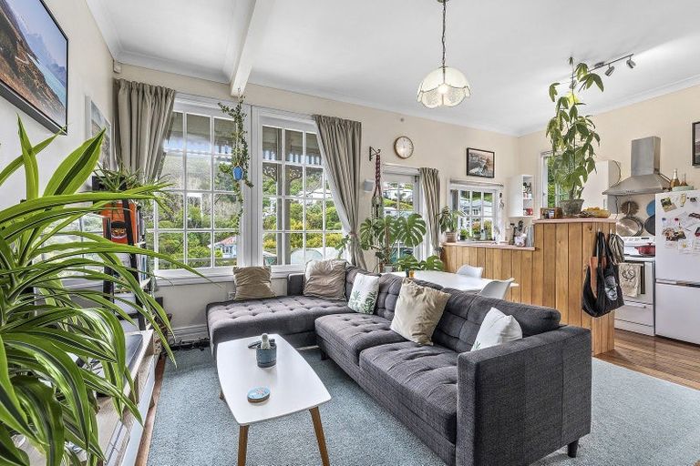 Photo of property in 2 Caprera Street, Melrose, Wellington, 6023