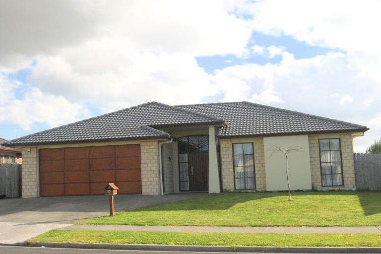 Photo of property in 13 Corrofin Drive, East Tamaki, Auckland, 2013