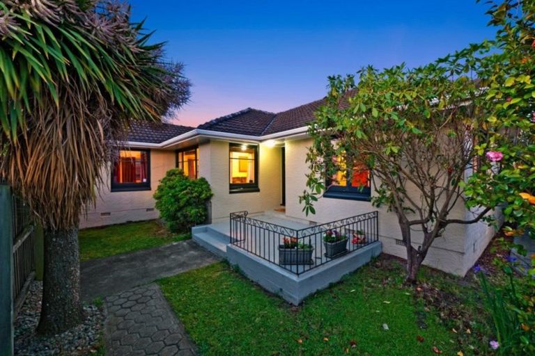 Photo of property in 2/6 Wentworth Street, Ilam, Christchurch, 8041