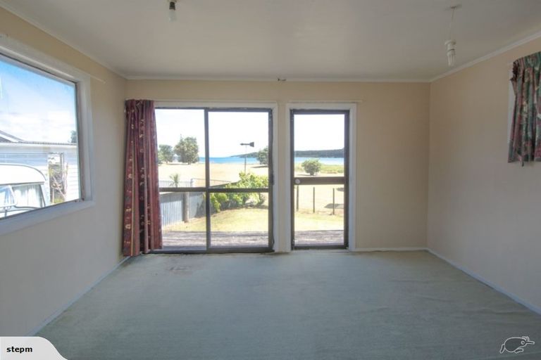 Photo of property in 64 Maunsell Road, Port Waikato, Tuakau, 2695