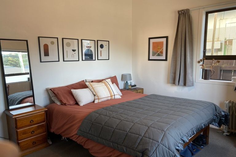 Photo of property in 17 Rua Street, Lyall Bay, Wellington, 6022